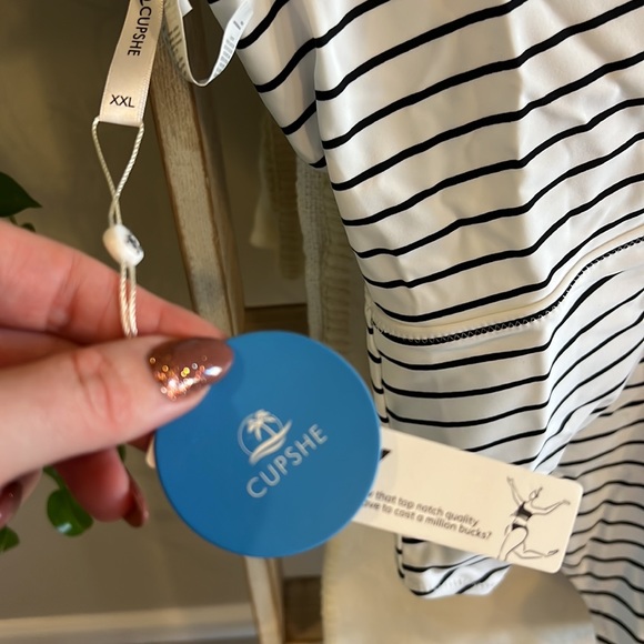 Cupshe White And Black Stripe Ruffle One Piece Swimsuit Deep V - Picture 3 of 3